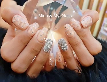 Amy Nail Art - Acrylic nail extension with stone design | Facebook